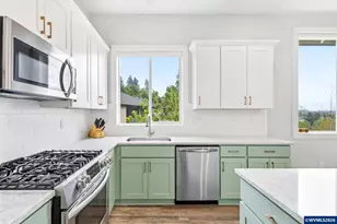 1372 Overview St NW, Salem, OR 97304 - Photo 12