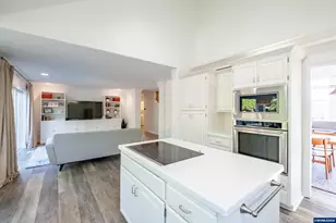 1369 Hidden Crk Dr NE, Keizer, OR 97303 - Photo 10