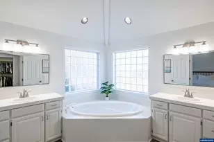 1369 Hidden Crk Dr NE, Keizer, OR 97303 - Photo 26