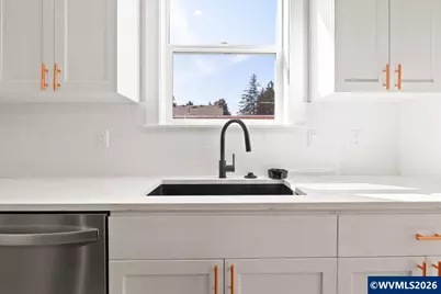211 NE Broadway St, Sublimity, OR 97385 - Photo 4