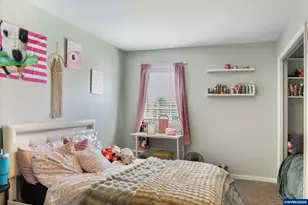 38725 Green Dr, Lebanon, OR 97355 - Photo 32