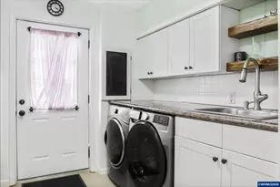 38725 Green Dr, Lebanon, OR 97355 - Photo 30