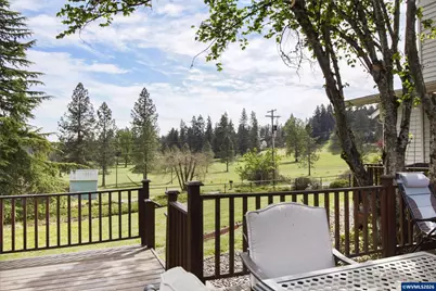 38725 Green Dr, Lebanon, OR 97355 - Photo 4