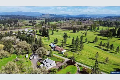 38725 Green Dr, Lebanon, OR 97355 - Photo 10