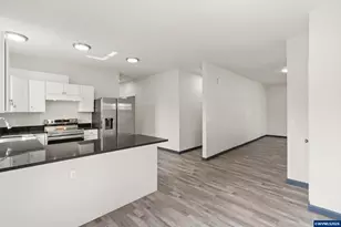 738 N Log Cabin St, Independence, OR 97351 - Photo 8