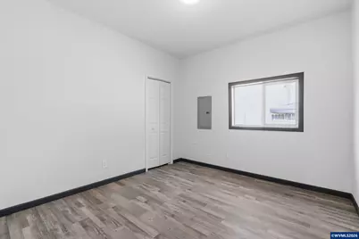 738 N Log Cabin St, Independence, OR 97351 - Photo 14