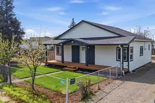 738 N Log Cabin St, Independence, OR 97351 - Photo 2