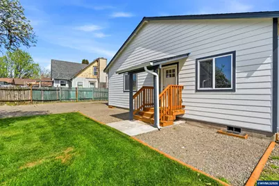 738 N Log Cabin St, Independence, OR 97351 - Photo 26