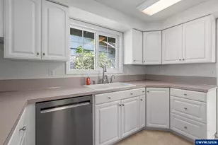 4653 Sunflower Way NE, Salem, OR 97305 - Photo 12