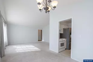 4653 Sunflower Way NE, Salem, OR 97305 - Photo 6