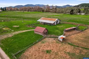 39785 Hwy 228, Sweet Home, OR 97386 - Photo 10