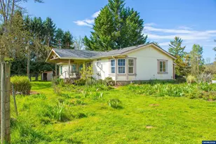 39785 Hwy 228, Sweet Home, OR 97386 - Photo 4