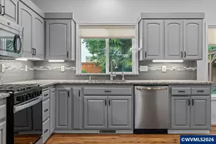 7366 Pineview St NE, Keizer, OR 97303 - Photo 10