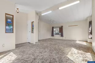 4730 Auburn Rd NE, Salem, OR 97301 - Photo 4