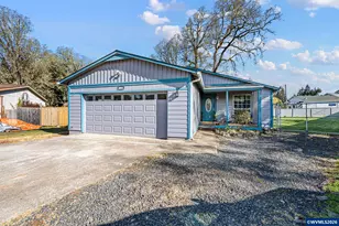 1141 32nd Ct, Sweet Home, OR 97386 - Photo 2
