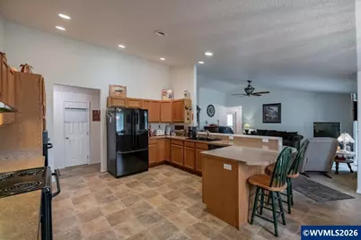 1396 Cascade Dr, Lebanon, OR 97355 - Photo 10