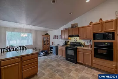1396 Cascade Dr, Lebanon, OR 97355 - Photo 12