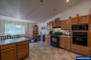 1396 Cascade Dr, Lebanon, OR 97355 - Photo 12