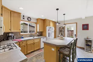 641 NW Ashley St, Dallas, OR 97338 - Photo 14