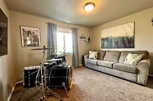 2737 NW Weather Stone St, Albany, OR 97321 - Photo 28