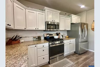2737 NW Weather Stone St, Albany, OR 97321 - Photo 12