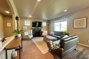 2737 NW Weather Stone St, Albany, OR 97321 - Photo 4