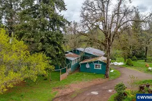 10425 Edmunson Dr SE, Salem, OR 97317 - Photo 12