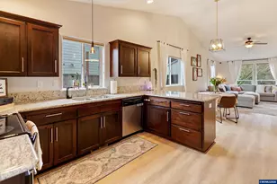 1722 Elk River St NW, Salem, OR 97304 - Photo 14