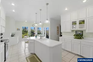 725 NW Shannon Dr, Albany, OR 97321 - Photo 12