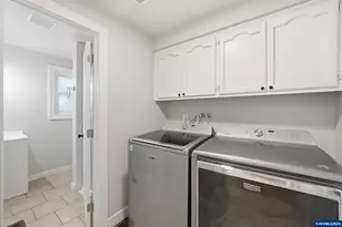 4986 Chan St S, Salem, OR 97306 - Photo 8