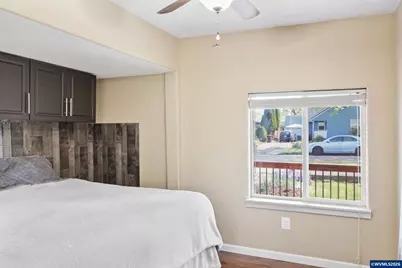 2385 5th St NE, Salem, OR 97301 - Photo 12