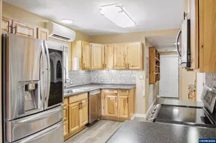 2385 5th St NE, Salem, OR 97301 - Photo 10