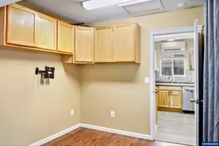 2385 5th St NE, Salem, OR 97301 - Photo 16