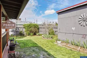 2385 5th St NE, Salem, OR 97301 - Photo 20