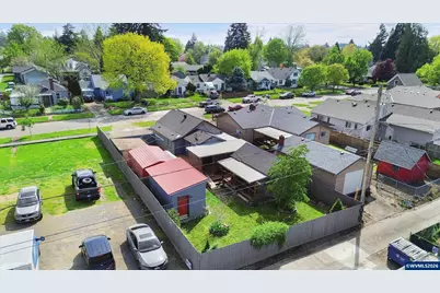 2385 5th St NE, Salem, OR 97301 - Photo 30