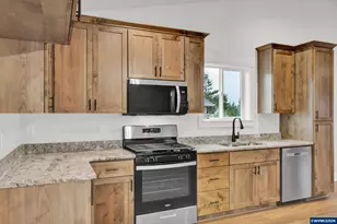 4400 Knotty Pne Ct, Sweet Home, OR 97386 - Photo 12