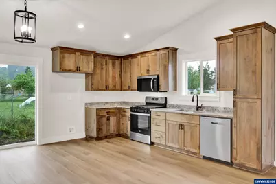 4400 Knotty Pine Ct, Sweet Home, OR 97386 - Photo 10