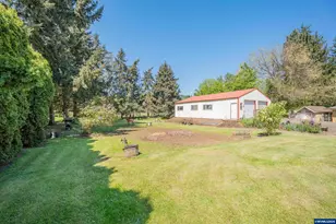 178 Washburn St, Brownsville, OR 97327 - Photo 2