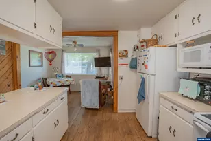 178 Washburn St, Brownsville, OR 97327 - Photo 10