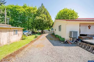 178 Washburn St, Brownsville, OR 97327 - Photo 32