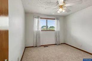 856 Royalty Dr NE, Salem, OR 97301 - Photo 24