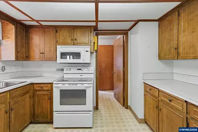 856 Royalty Dr NE, Salem, OR 97301 - Photo 14