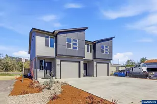 300 &amp 302 Seven Oaks Ln, Lebanon, OR 97355 - Photo 2