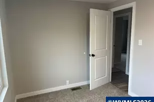 5422 Portland Rd NE, Salem, OR 97305 - Photo 10