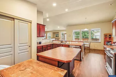 2412 NW White Oak Av, Albany, OR 97321 - Photo 24