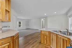 365 Mountain View Rd, Sweet Home, OR 97386 - Photo 16