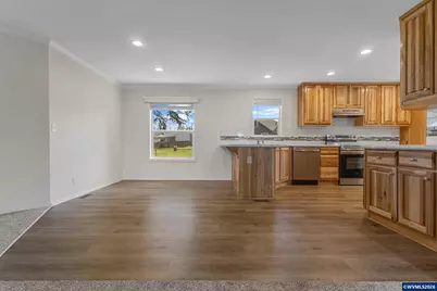 365 Mountain View Rd, Sweet Home, OR 97386 - Photo 10