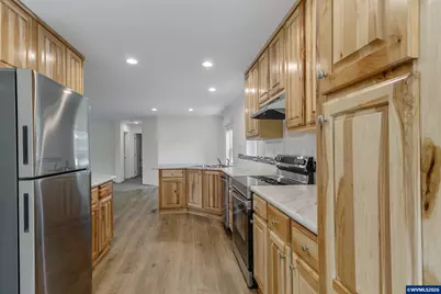 365 Mountain View Rd, Sweet Home, OR 97386 - Photo 14