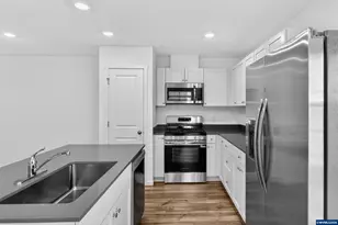 1367 Nolan Ave SE, Albany, OR 97322 - Photo 10