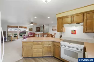 4576 Goldenrod Ave NE, Salem, OR 97305 - Photo 12